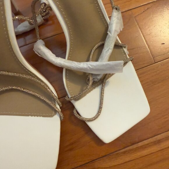 NO BOX Women FashionNova Shine in the Night Rhinestone Heels in White Size US 9 - Picture 3 of 6